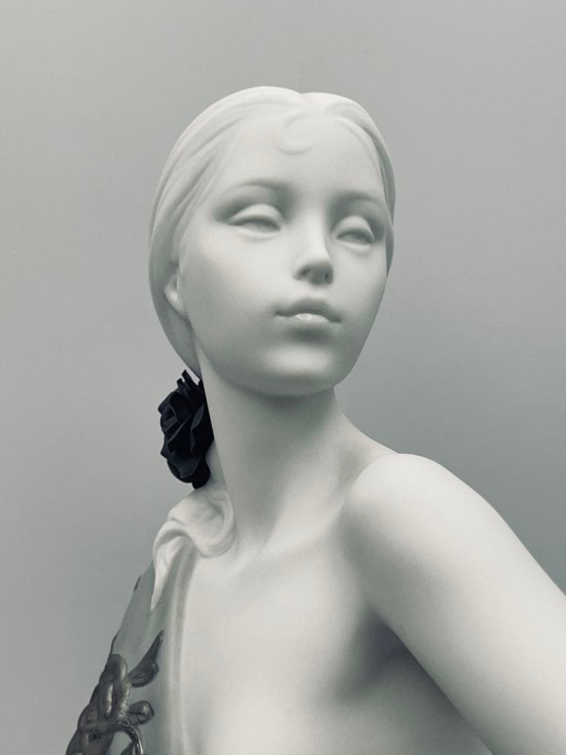 l*8様 LLADRO リヤドロ セビリアの娘 Re-Deco 8673 女性 - メルカリ